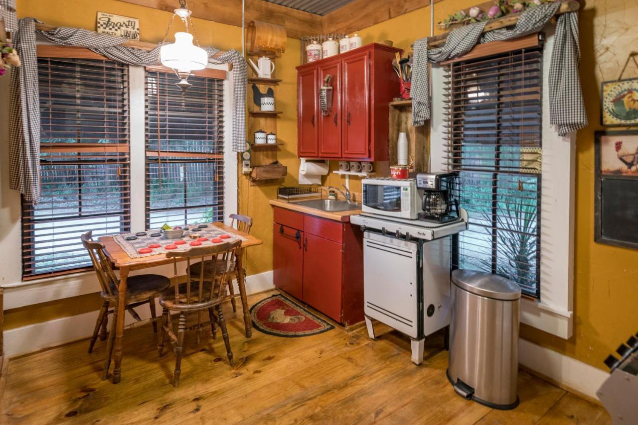 Country Woods Inn Glen Rose Ngoại thất bức ảnh