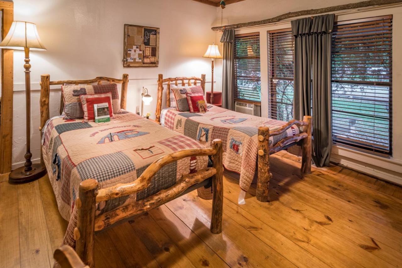 Country Woods Inn Glen Rose Ngoại thất bức ảnh